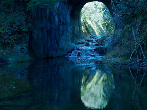 亀岩の洞窟(濃溝の滝)