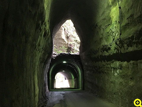 2階建ての向山トンネル